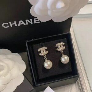 ✨💎CHANEL ✨💎Double C Pearl Pendant Earrings